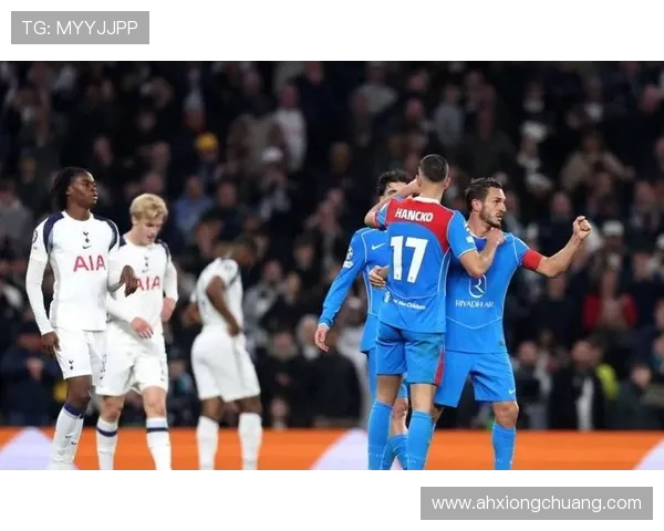 欧足联2025收入榜揭晓皇马巴萨领衔英超球队表现抢眼